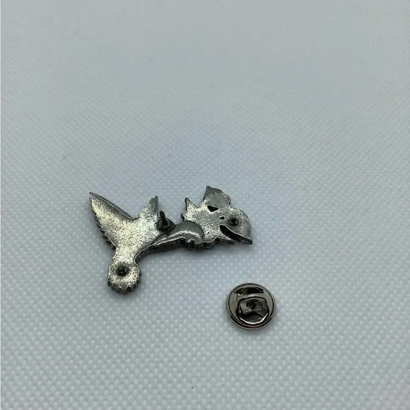 Beautiful Hummingbird Pin / Brooch - Picture 4 of 4